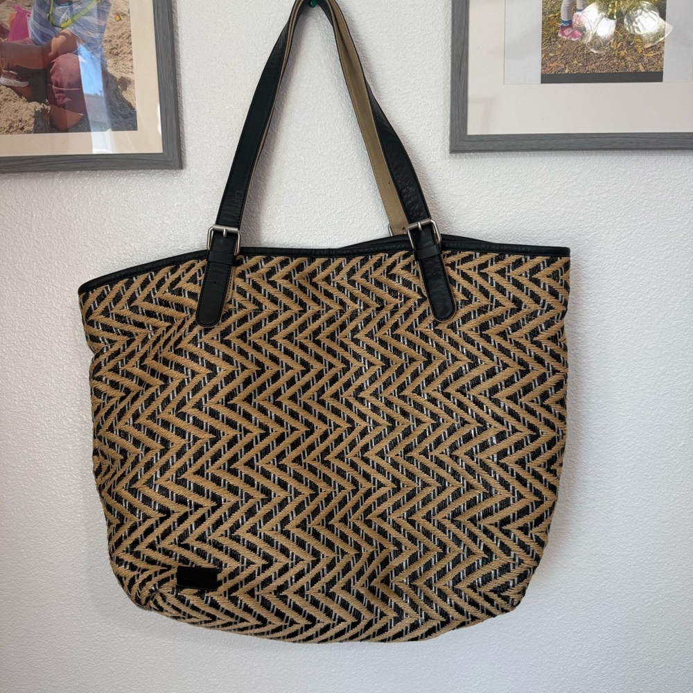 TOMS Island Chevron Woven Straw Large Tote Bag - Picture 2 of 9